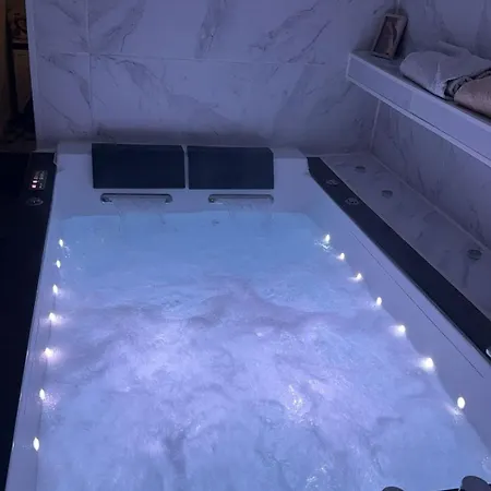 Apartment Jacuzzi Tres Silencieux *